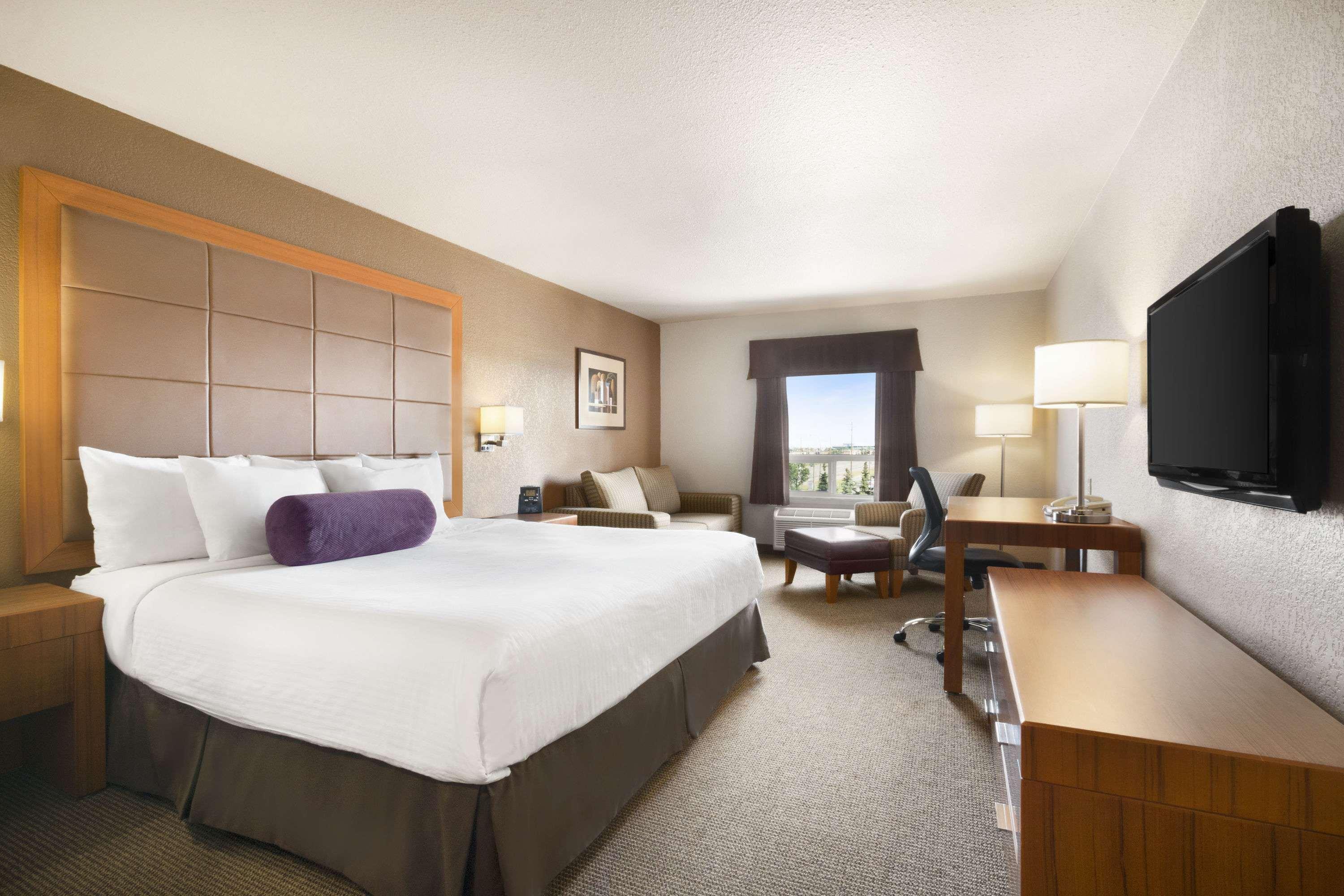 Days Inn By Wyndham Calgary Airport Exterior photo