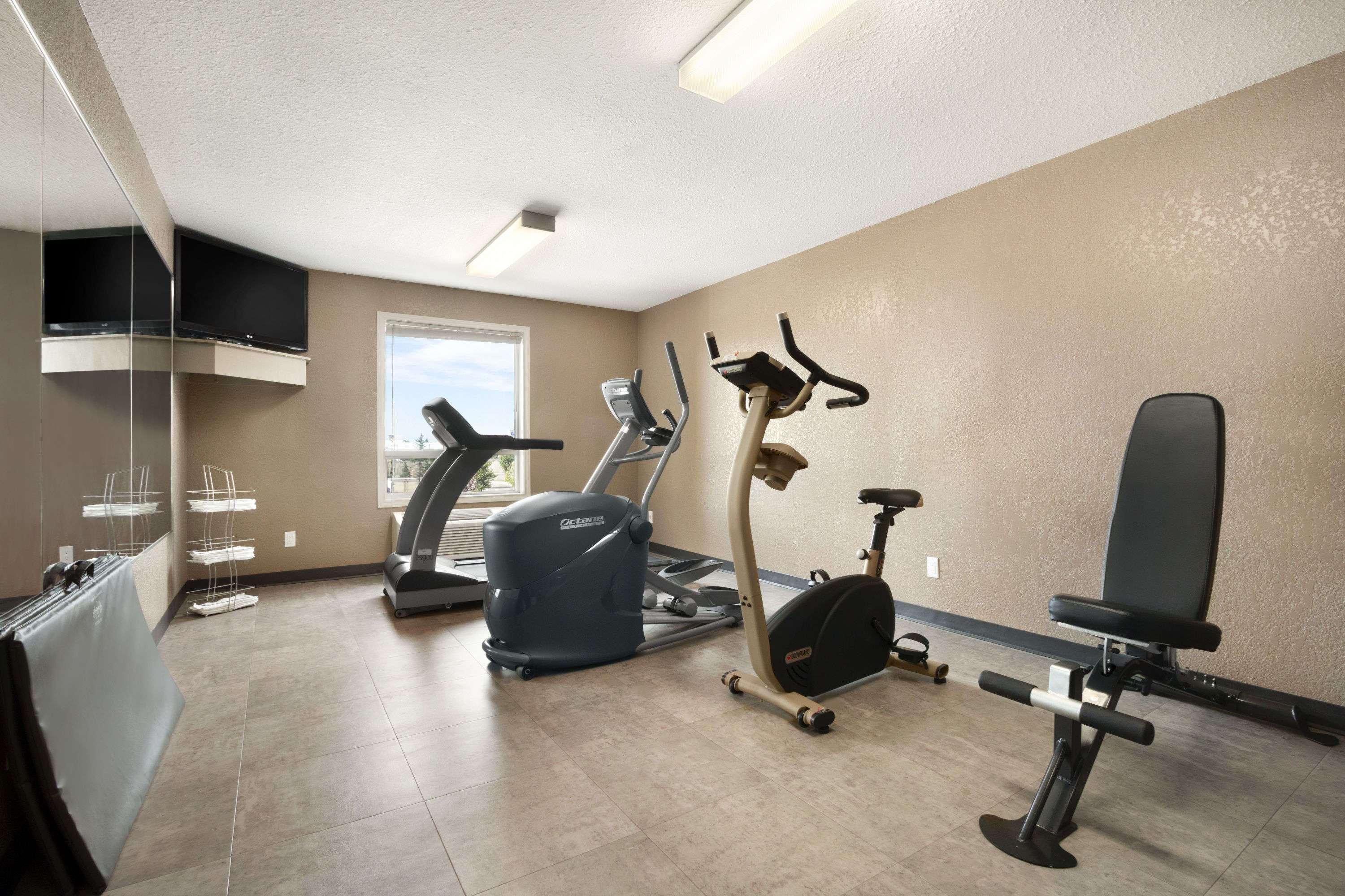 Days Inn By Wyndham Calgary Airport Exterior photo