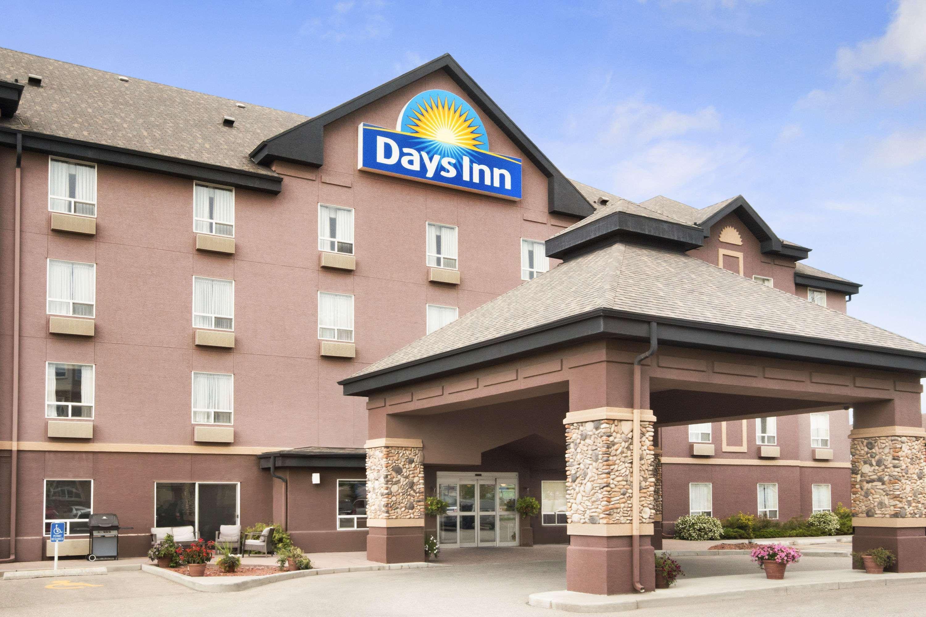 Days Inn By Wyndham Calgary Airport Exterior photo