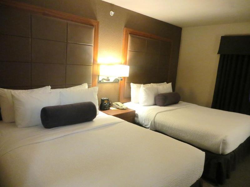 Days Inn By Wyndham Calgary Airport Exterior photo
