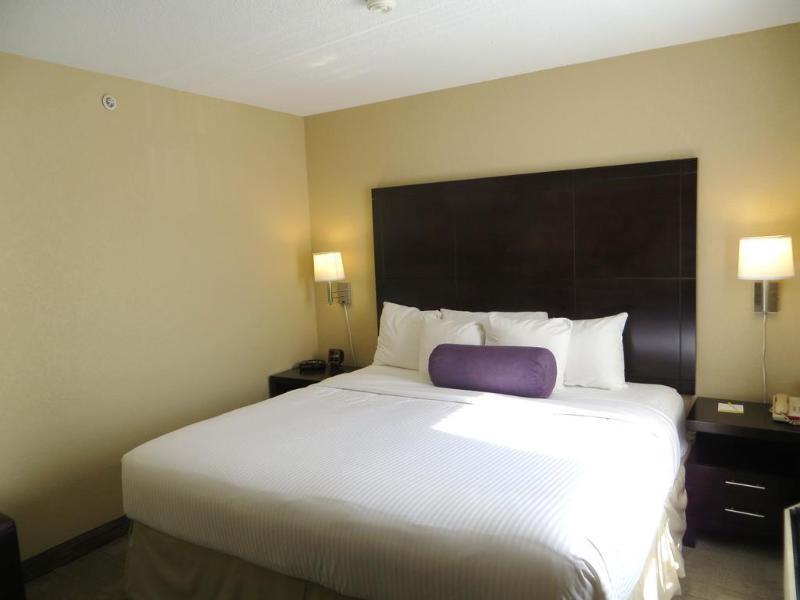 Days Inn By Wyndham Calgary Airport Exterior photo